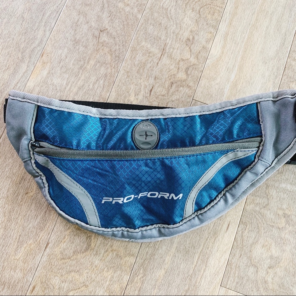 Pro Form || Running Fanny Waist Pack